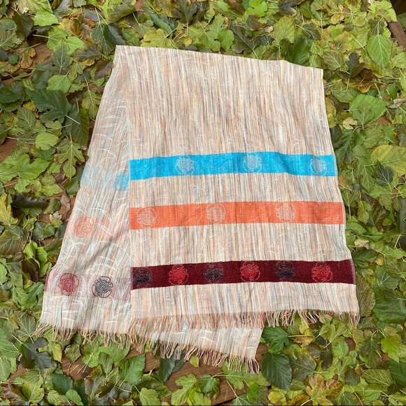 Beautiful woven pashmina shawl - Picture 3 of 4